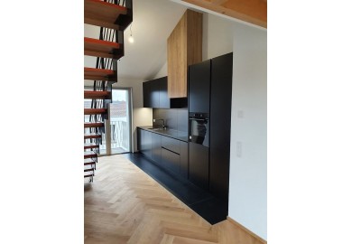 Black matte lacquered kitchen in Bulle Ewe - 1
