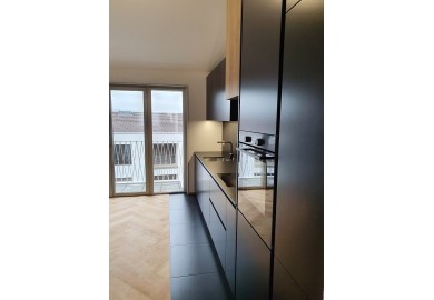 Black matte lacquered kitchen in Bulle Ewe - 2